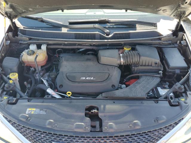 Photo 12 from auction – 2017 CHRYSLER PACIFICA L with VIN 2C4RC1GG4HR528049