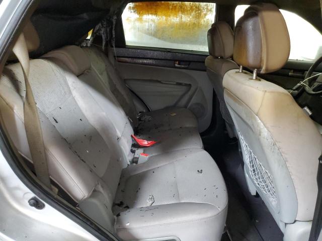 Photo 11 from auction – 2014 KIA SORENTO LX with VIN 5XYKTCA65EG465072