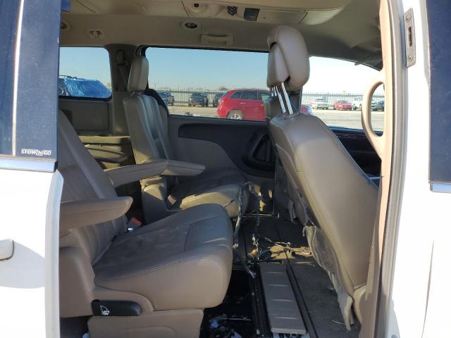 Photo 11 from auction – 2013 CHRYSLER TOWN & COU with VIN 2C4RC1BG8DR636241