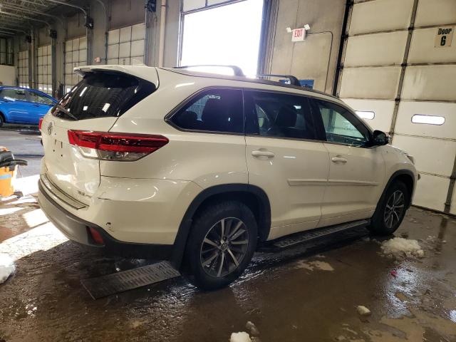 Photo 3 from auction – 2017 TOYOTA HIGHLANDER with VIN 5TDJZRFH6HS513922