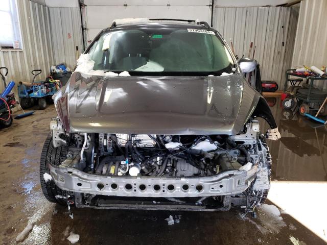 Photo 5 from auction – 2017 FORD ESCAPE SE with VIN 1FMCU9GD1HUD23326