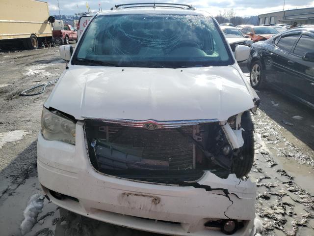 Photo 5 from auction – 2010 CHRYSLER TOWN & COU with VIN 2A4RR5D17AR103303