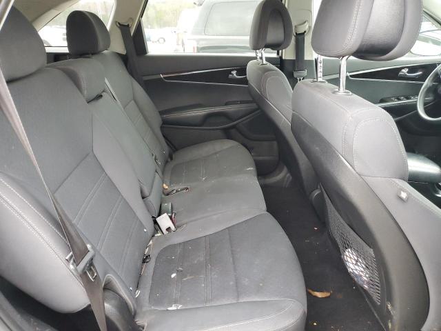 Photo 11 from auction – 2016 KIA SORENTO LX with VIN 5XYPG4A33GG147024