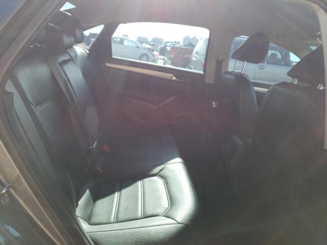 Photo 10 from auction – 2015 VOLKSWAGEN PASSAT S with VIN 1VWAT7A3XFC035372
