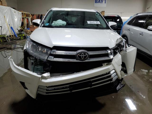 Photo 5 from auction – 2018 TOYOTA HIGHLANDER with VIN 5TDDZRFH2JS820507