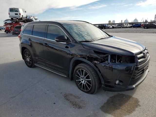 Photo 4 from auction – 2017 TOYOTA HIGHLANDER with VIN 5TDKZRFHXHS213644