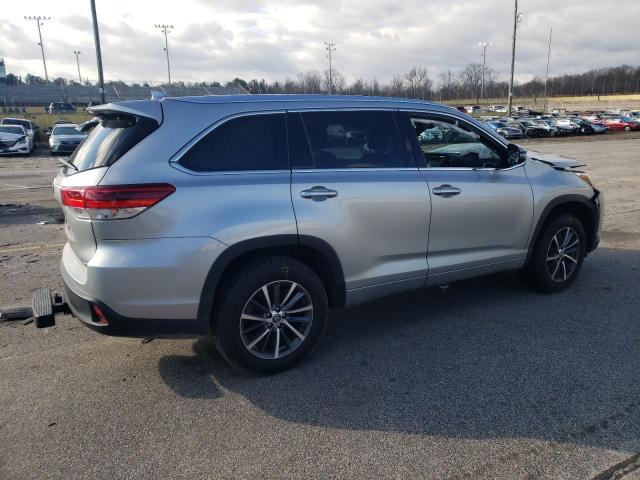 Photo 3 from auction – 2018 TOYOTA HIGHLANDER with VIN 5TDKZRFH3JS547536