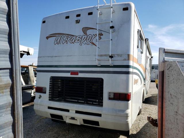 Photo 4 from auction – 2000 FREIGHTLINER CHASSIS X with VIN 4UZ6XFBA7YCG11358