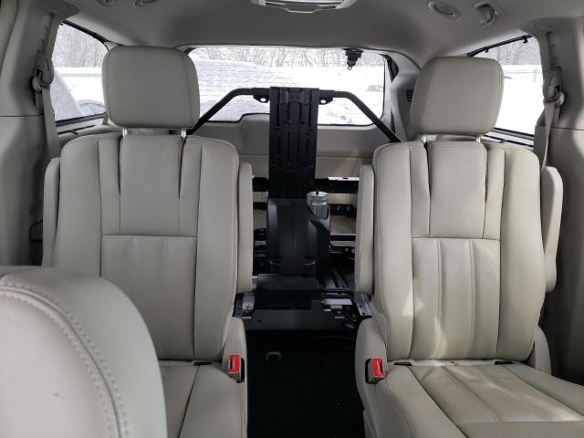 Photo 10 from auction – 2015 CHRYSLER TOWN & COU with VIN 2C4RC1BG3FR522070