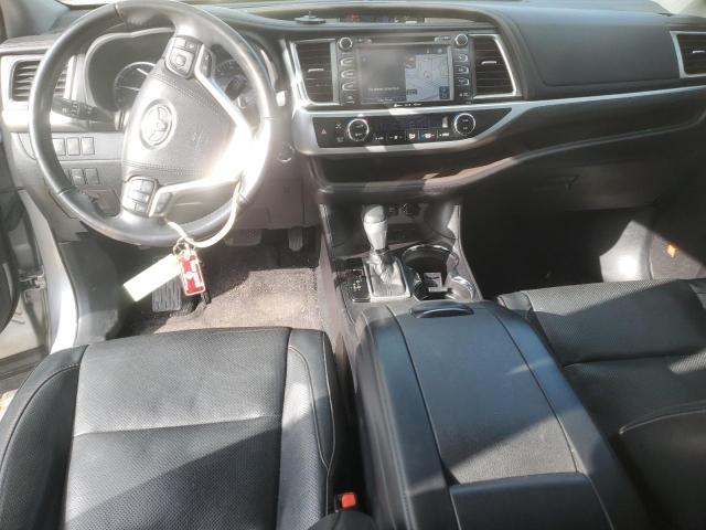 Photo 8 from auction – 2018 TOYOTA HIGHLANDER with VIN 5TDYZRFH7JS258475