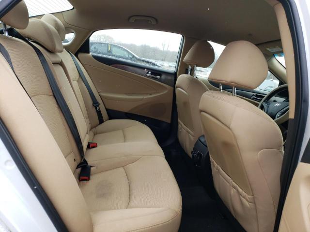Photo 10 from auction – 2012 HYUNDAI SONATA HYB with VIN KMHEC4A48CA047731