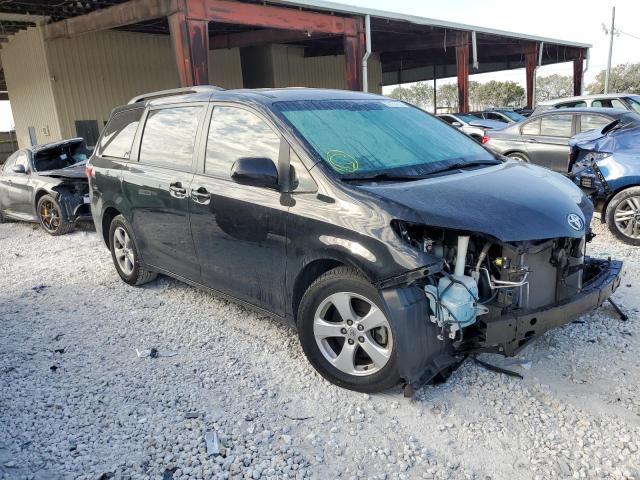 Photo 4 from auction – 2017 TOYOTA SIENNA LE with VIN 5TDKZ3DC1HS834937