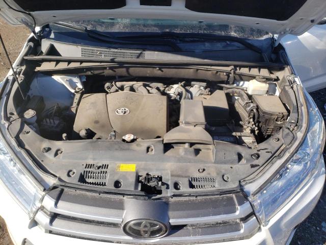 Photo 12 from auction – 2018 TOYOTA HIGHLANDER with VIN 5TDJZRFH4JS529798