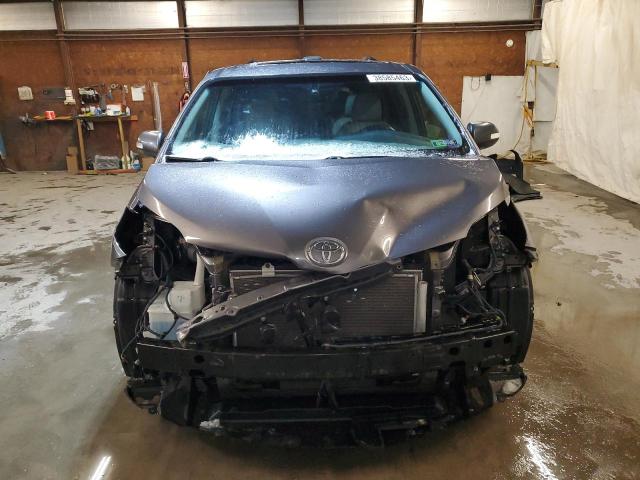 Photo 5 from auction – 2017 TOYOTA SIENNA XLE with VIN 5TDDZ3DC6HS170692