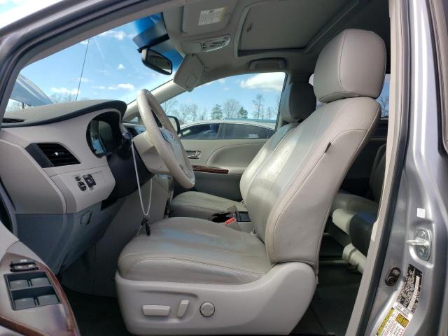 Photo 7 from auction – 2013 TOYOTA SIENNA XLE with VIN 5TDYK3DC6DS340453