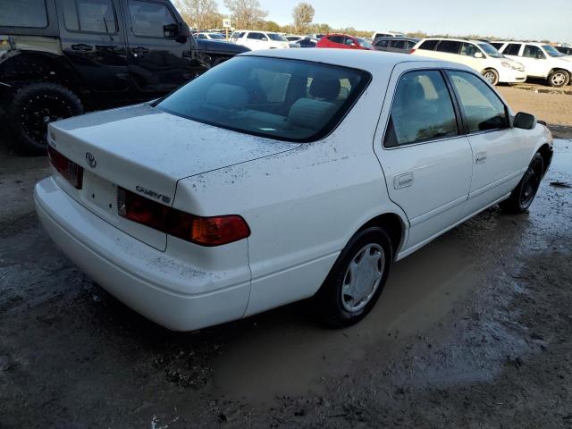 Photo 3 from auction – 2000 TOYOTA CAMRY CE with VIN 4T1BG22K2YU749901