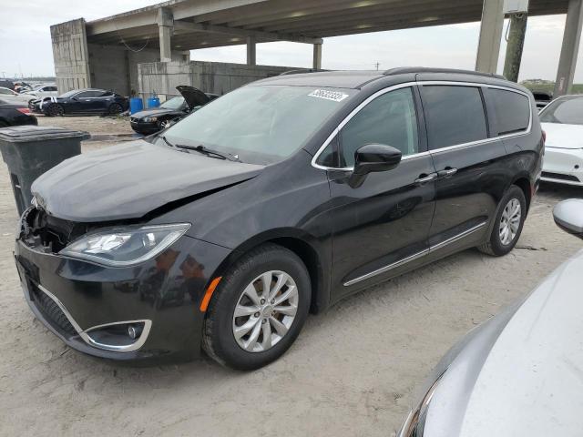 CHRYSLER PACIFICA T 2017 with VIN 2C4RC1BG2HR670200 - Photo from auction