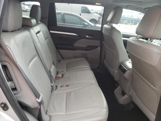 Photo 11 from auction – 2017 TOYOTA HIGHLANDER with VIN 5TDJZRFH5HS447928
