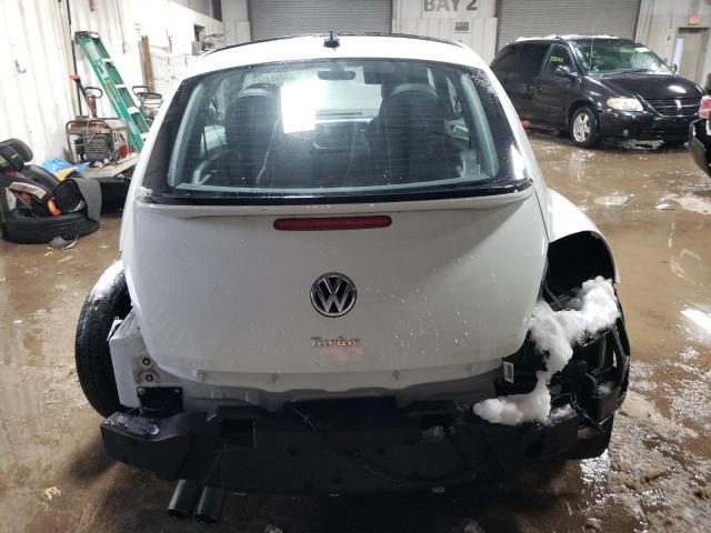 Photo 6 from auction – 2018 VOLKSWAGEN BEETLE SE with VIN 3VWJD7AT3JM726084