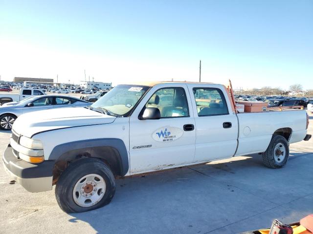 CHEVROLET SILVERADO 2002 with VIN 1GCHC23UX2F143610 - Photo from auction