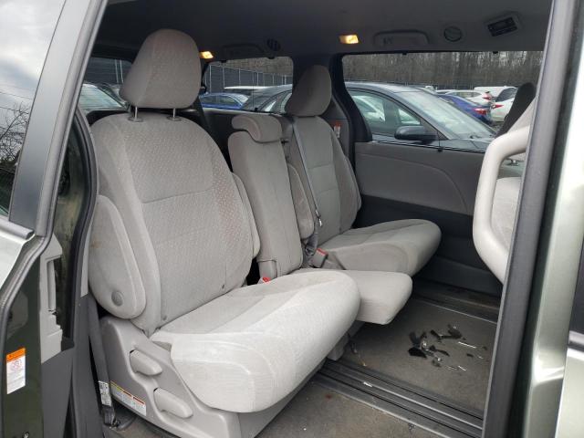 Photo 11 from auction – 2018 TOYOTA SIENNA LE with VIN 5TDKZ3DC9JS917795