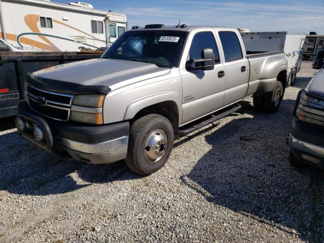 CHEVROLET SILVERADO 2005 with VIN 1GCJK33255F937797 - Photo from auction