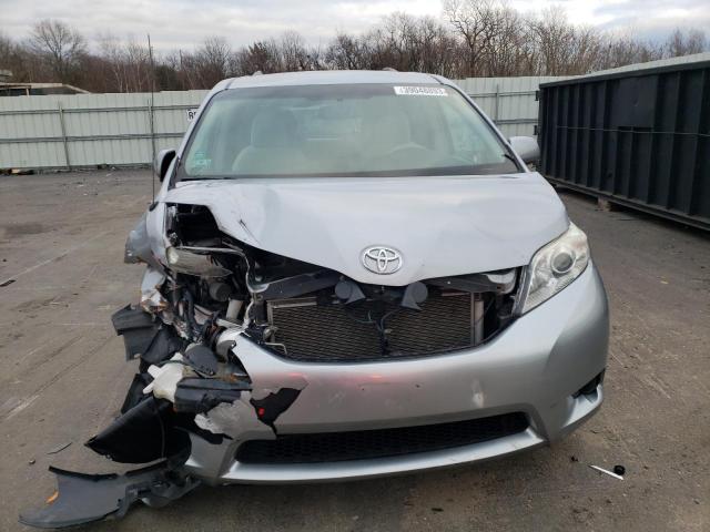 Foto 5 de la subasta – 2011 TOYOTA SIENNA LE con VIN 5TDKK3DC2BS079809