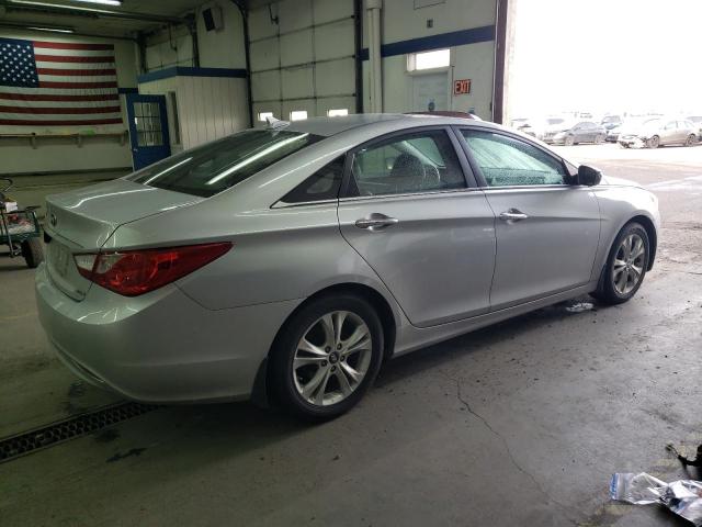 Photo 3 from auction – 2011 HYUNDAI SONATA SE with VIN 5NPEC4AC2BH175837