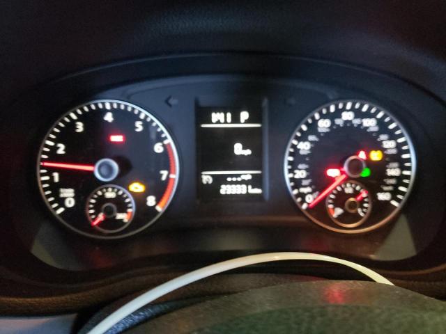 Photo 9 from auction – 2015 VOLKSWAGEN PASSAT S with VIN 1VWAT7A3XFC016255