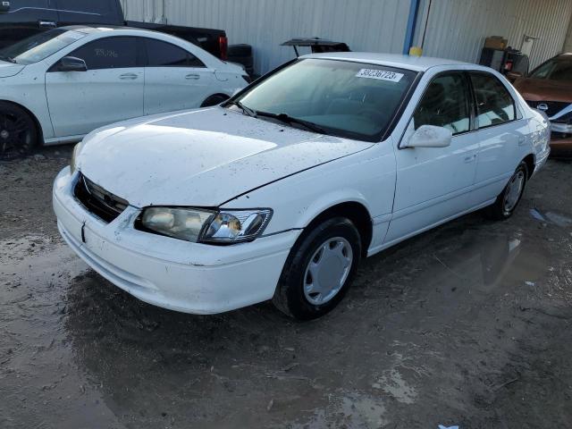 TOYOTA CAMRY CE 2000 with VIN 4T1BG22K2YU749901 - Photo from auction