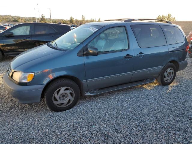 TOYOTA SIENNA LE 2001 with VIN 4T3ZF13C11U351899 - Photo from auction