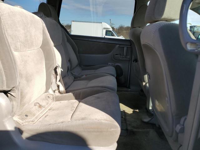 Photo 11 from auction – 2010 TOYOTA SIENNA CE with VIN 5TDKK4CC8AS323713