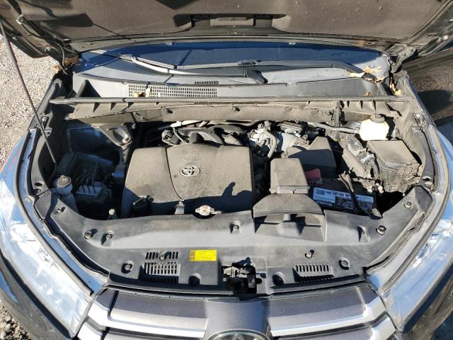 Photo 11 from auction – 2018 TOYOTA HIGHLANDER with VIN 5TDKZRFH4JS282626