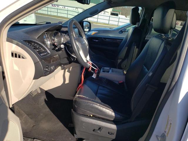 Photo 7 from auction – 2015 CHRYSLER TOWN & COU with VIN 2C4RC1BG2FR626372