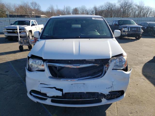 Photo 5 from auction – 2015 CHRYSLER TOWN & COU with VIN 2C4RC1BG2FR626372