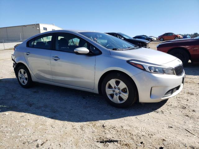 Photo 4 from auction – 2017 KIA FORTE LX with VIN 3KPFL4A78HE146878
