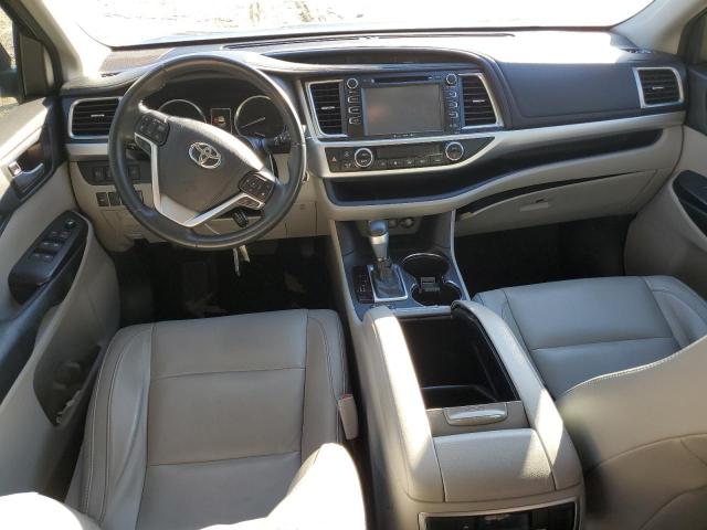 Photo 8 from auction – 2018 TOYOTA HIGHLANDER with VIN 5TDKZRFH4JS282626