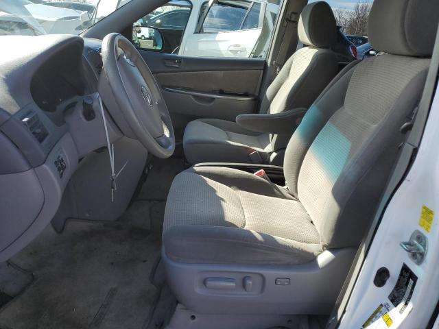 Photo 7 from auction – 2010 TOYOTA SIENNA CE with VIN 5TDKK4CC8AS323713