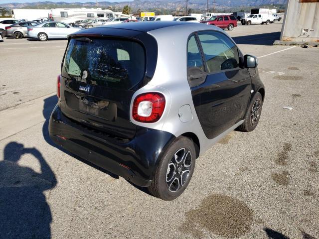 Photo 3 from auction – 2018 SMART FORTWO with VIN WMEFJ9BA0JK302560