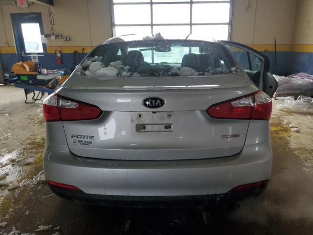 Photo 6 from auction – 2016 KIA FORTE EX with VIN KNAFZ4A85G5529675