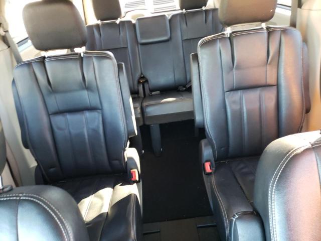 Photo 10 from auction – 2015 CHRYSLER TOWN & COU with VIN 2C4RC1BG2FR626372