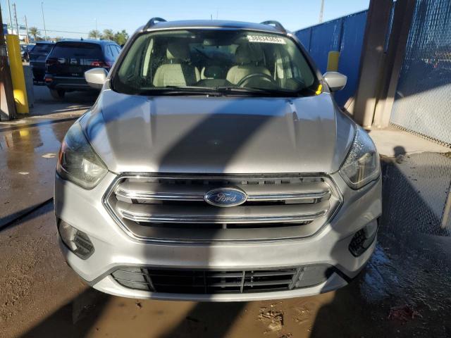 Photo 5 from auction – 2017 FORD ESCAPE SE with VIN 1FMCU0GD8HUC53691