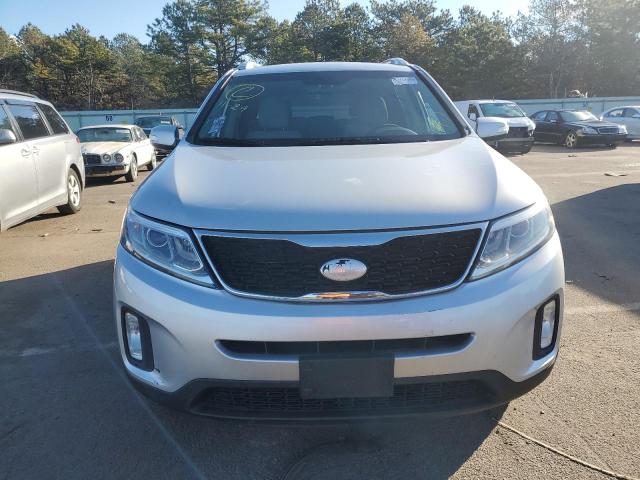 Photo 5 from auction – 2014 KIA SORENTO LX with VIN 5XYKTDA77EG452015