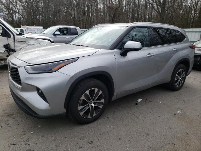 TOYOTA HIGHLANDER 2022 with VIN 5TDGZRAH8NS545784 - Photo from auction