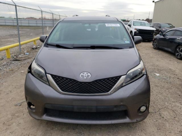 Photo 5 from auction – 2017 TOYOTA SIENNA SE with VIN 5TDXZ3DC0HS773229