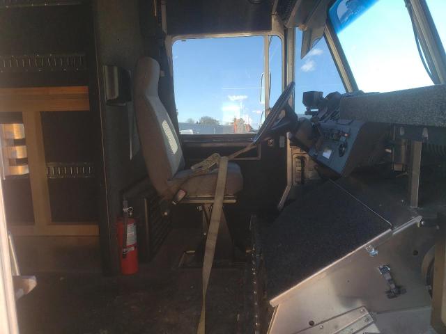 Photo 5 from auction – 2011 FREIGHTLINER CHASSIS M with VIN 4UZAAPDU2BCBC5312