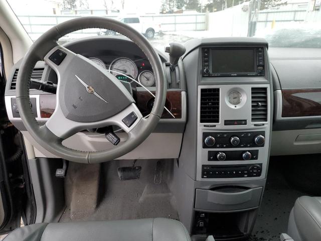 Photo 8 from auction – 2010 CHRYSLER TOWN & COU with VIN 2A4RR5D12AR493033