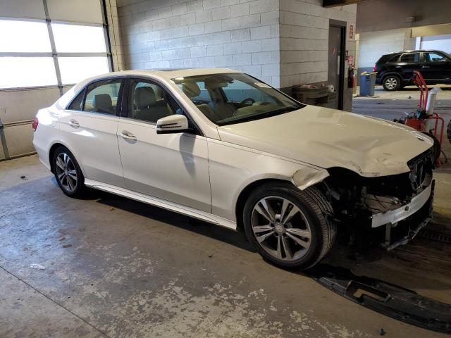 Photo 4 from auction – 2015 MERCEDES-BENZ E 250 BLUE with VIN WDDHF0EB0FB089213