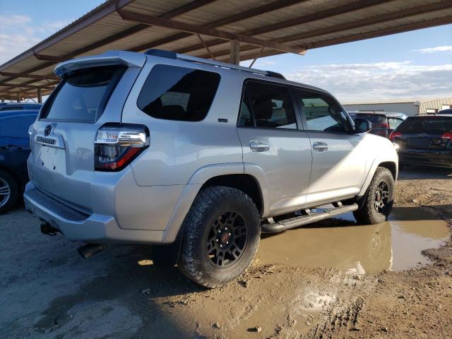 Photo 3 from auction – 2022 TOYOTA 4RUNNER SR with VIN JTEFU5JR4N5273120