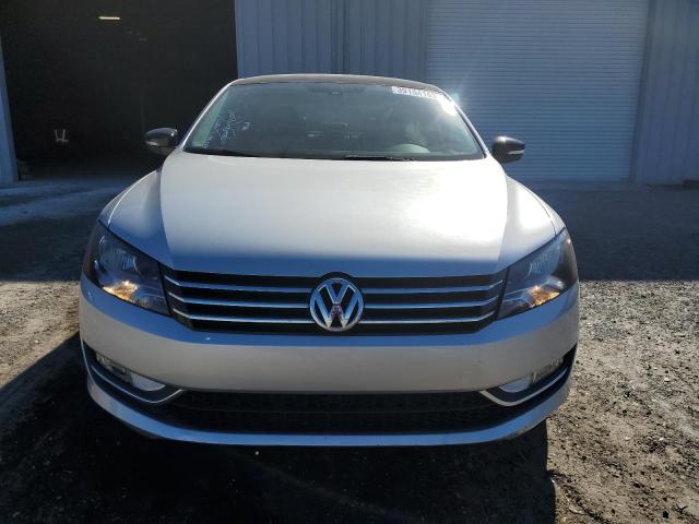 Photo 5 from auction – 2015 VOLKSWAGEN PASSAT SE with VIN 1VWBT7A35FC104862